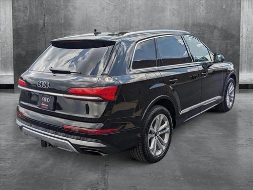2025 Audi Q7 55 Premium Plus