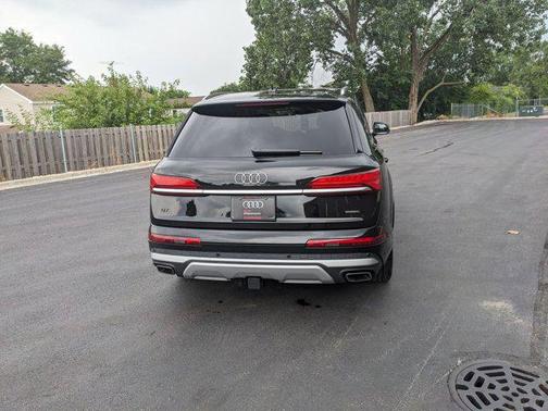 2025 Audi Q7 55 Premium Plus