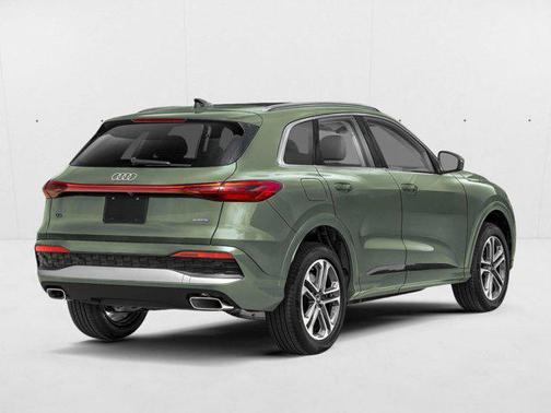 District Green Metallic 2026 Audi Q5 Premium Plus TFSI quattro S tronic