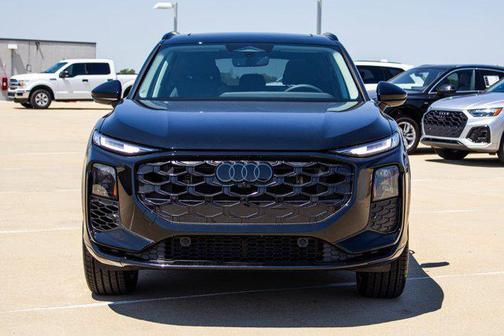 Mythos Black Metallic 2026 Audi Q3 TFSI quattro S tronic
