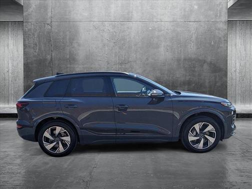 2025 Audi Q6 e-tron Premium Plus quattro