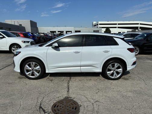 Glacier White Metallic 2023 Audi Q4 e-tron Premium Plus 50 quattro