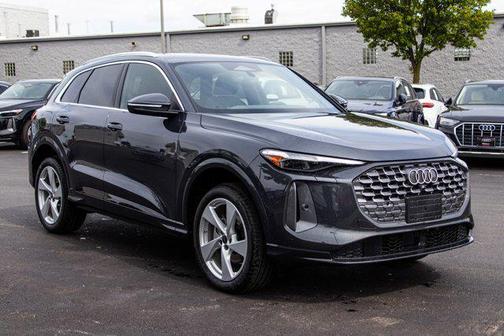 Tambora Gray Metallic 2026 Audi Q5 Premium Plus TFSI quattro S tronic