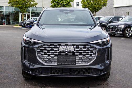 Tambora Gray Metallic 2026 Audi Q5 Premium Plus TFSI quattro S tronic