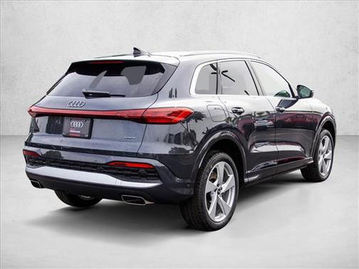 Tambora Gray Metallic 2026 Audi Q5 Premium Plus TFSI quattro S tronic