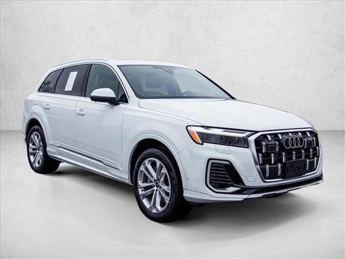 2025 Audi Q7 55 Premium Plus