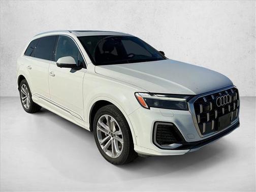 2025 Audi Q7 55 Premium Plus