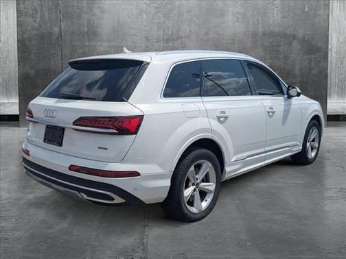 2022 Audi Q7 55 Premium