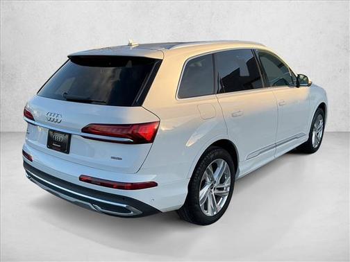 2024 Audi Q7 55 Premium Plus
