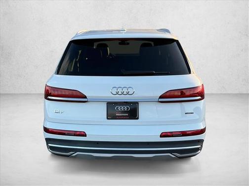 2024 Audi Q7 55 Premium Plus