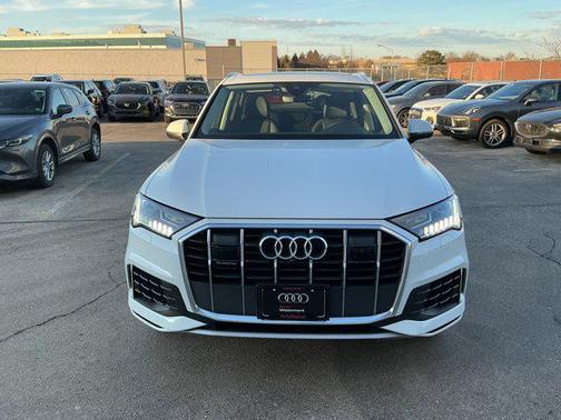 2024 Audi Q7 55 Premium Plus