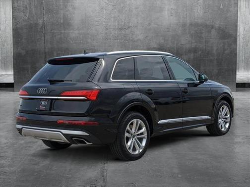 2025 Audi Q7 45 Premium