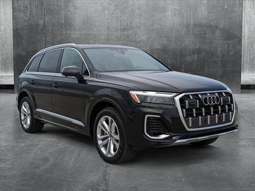 2025 Audi Q7 45 Premium