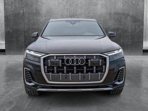 2025 Audi Q7 45 Premium