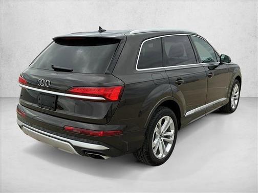 2025 Audi Q7 55 Premium Plus