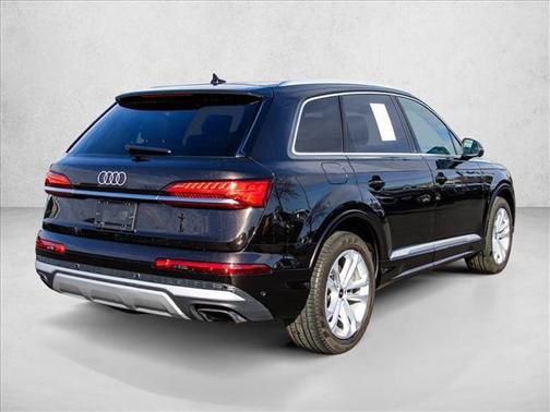 2025 Audi Q7 55 Premium Plus