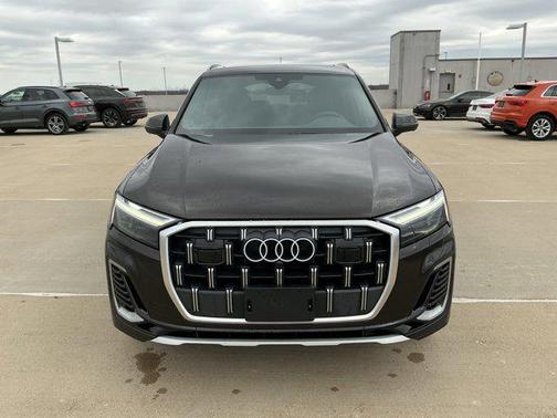 2025 Audi Q7 55 Premium Plus