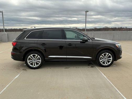 2025 Audi Q7 55 Premium Plus