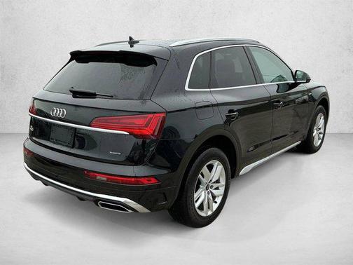 Mythos Black Metallic 2023 Audi Q5 45 S line Premium
