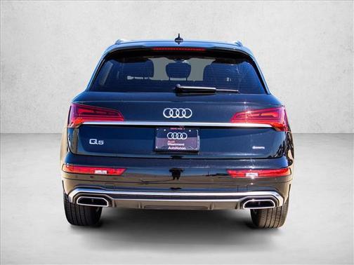 Mythos Black Metallic 2023 Audi Q5 45 S line Premium