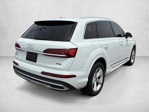 Glacier White Meta 2022 Audi Q7 45 Premium Plus