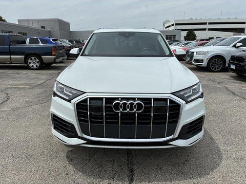Glacier White Meta 2022 Audi Q7 45 Premium Plus