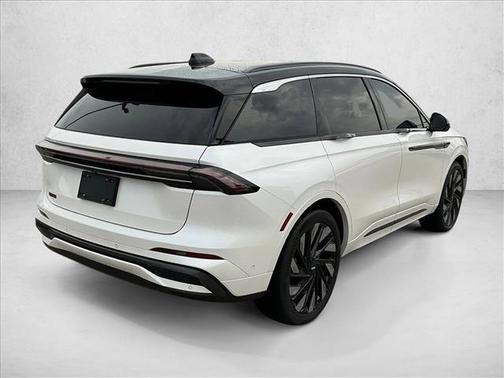 White Platinum Metallic Tri-Coat 2024 Lincoln Nautilus Black Label