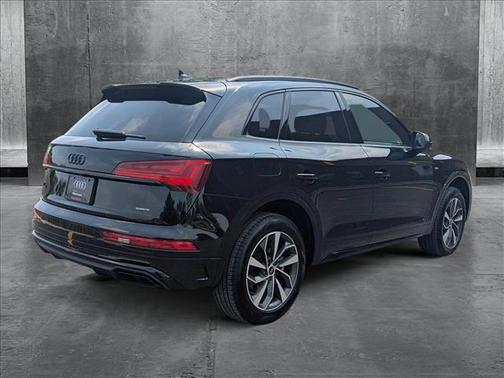 2024 Audi Q5 45 S line Premium