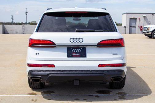 Glacier White Metallic 2026 Audi Q7 55 Premium Plus