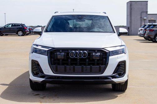 Glacier White Metallic 2026 Audi Q7 55 Premium Plus