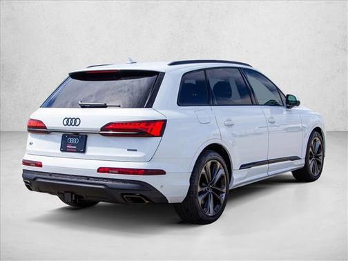 Glacier White Metallic 2026 Audi Q7 55 Premium Plus