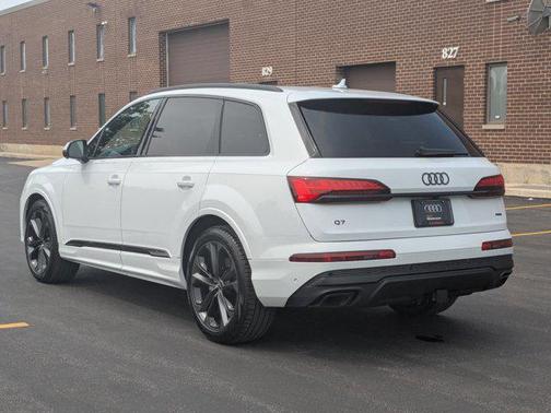 2025 Audi Q7 55 Premium Plus