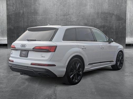 2025 Audi Q7 55 Premium Plus