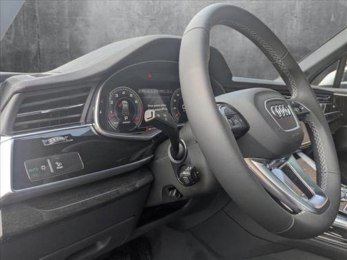 2025 Audi Q7 55 Premium Plus