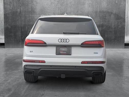 2025 Audi Q7 55 Premium Plus
