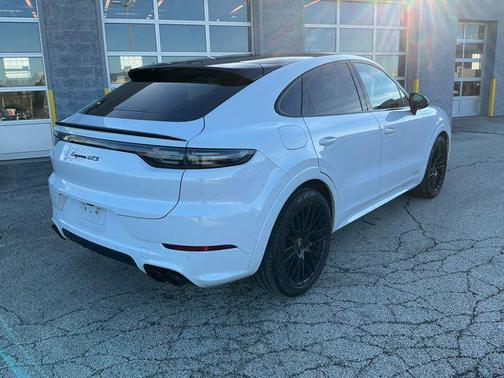 2022 Porsche Cayenne GTS