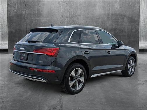 2024 Audi Q5 40 Premium