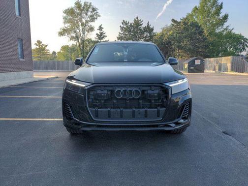 2025 Audi Q7 55 Premium Plus