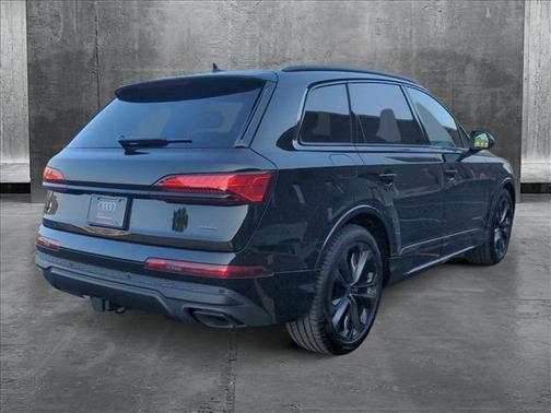 2025 Audi Q7 55 Premium Plus