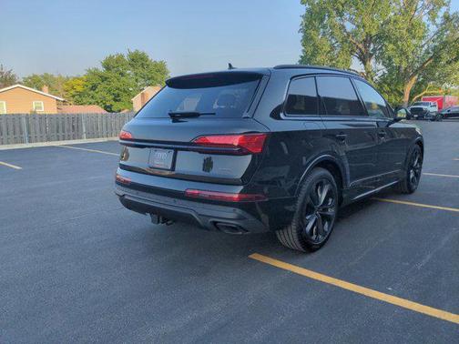 2025 Audi Q7 55 Premium Plus