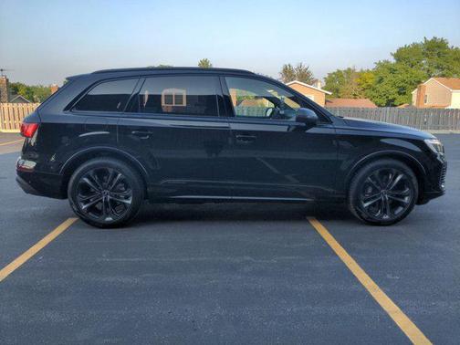 2025 Audi Q7 55 Premium Plus