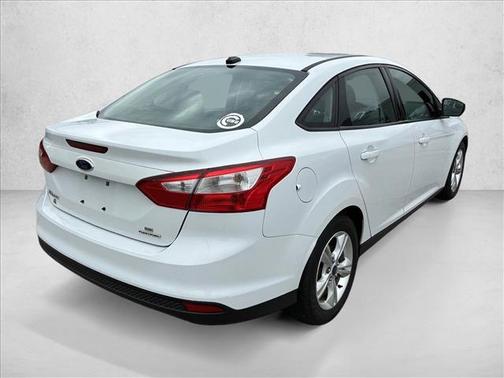 Oxford White 2014 Ford Focus SE