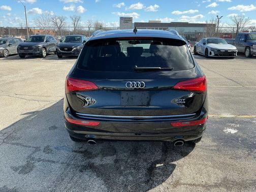 Mythos Black Metallic 2016 Audi Q5 2.0T Premium Plus