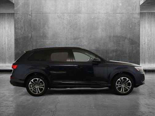 2025 Audi Q7 45 Premium Plus
