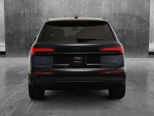 2025 Audi Q7 45 Premium Plus