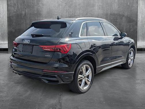2022 Audi Q3 45 S line Premium