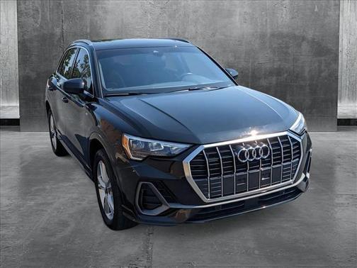 2022 Audi Q3 45 S line Premium