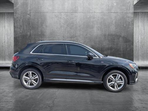2022 Audi Q3 45 S line Premium