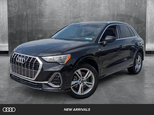 2022 Audi Q3 45 S line Premium