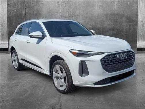 2025 Audi Q5 Premium Plus